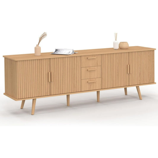 Eine Gestaltung in Naturbraun kennzeichnet das Sideboard