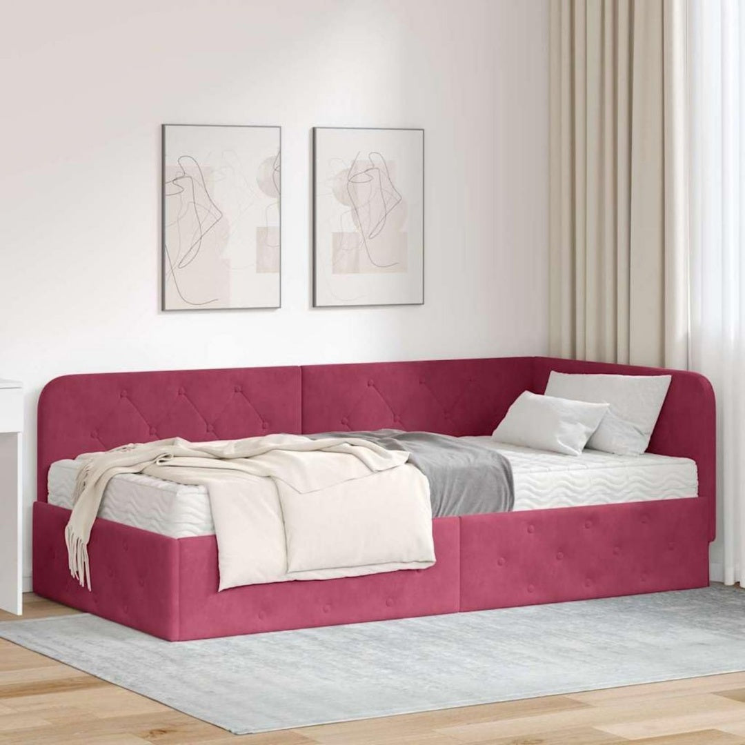 Das Bettgestell misst 90 x 190 cm in Rot